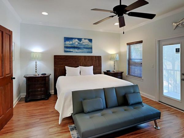 Destin Five Bedroom Vacation Home Sleeps 14 Walk to Beach