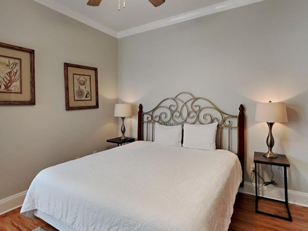 Destin Five Bedroom Vacation Home Sleeps 14 Walk to Beach