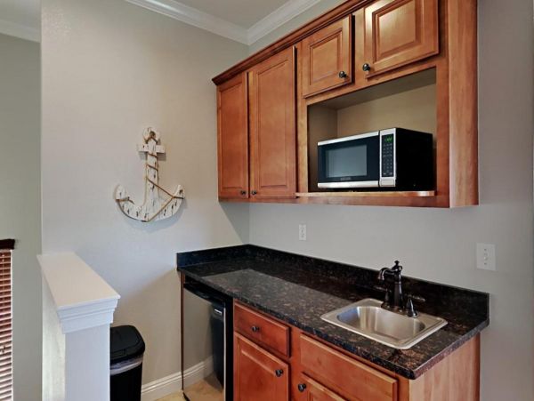 Destin Five Bedroom Vacation Home Sleeps 14 Walk to Beach