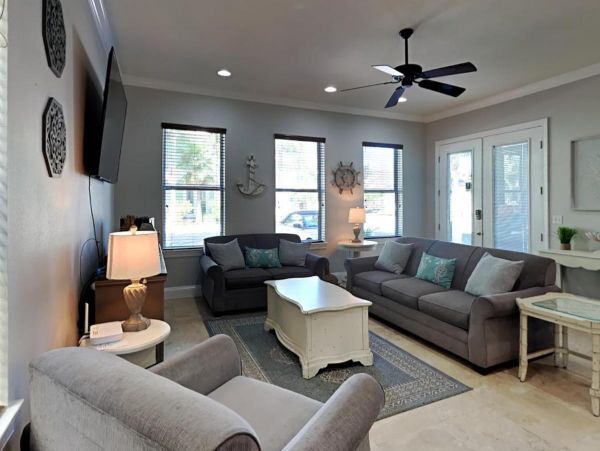 Destin Five Bedroom Vacation Home Sleeps 14 Walk to Beach