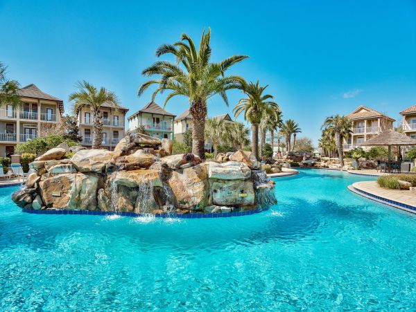 Destin Five Bedroom Vacation Home Sleeps 14 Walk to Beach