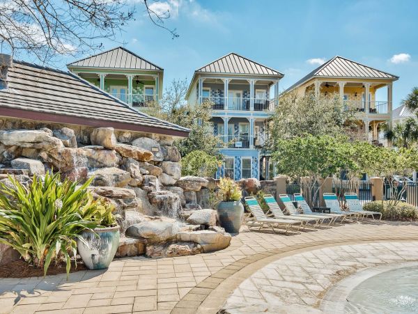Destin Five Bedroom Vacation Home Sleeps 14 Walk to Beach