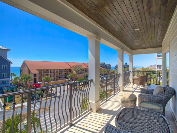 Simply SPECTACULAR Destin Home Sleeps 17 Gulf Views