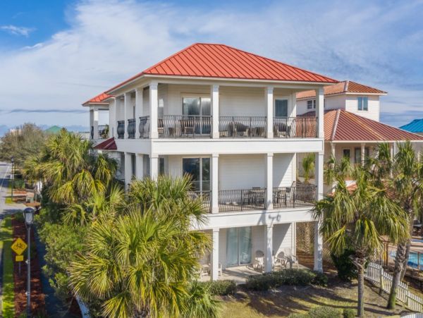Simply SPECTACULAR Destin Home Sleeps 17 Gulf Views