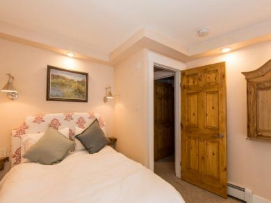Mountain Views at this Three Bedroom Vacation Rental