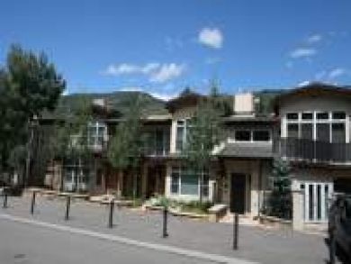 Mountain Views at this Three Bedroom Vacation Rental
