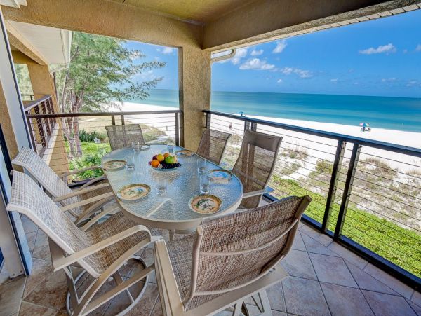 Three Bedroom Vacation Condo for Rent with Full Gulf View