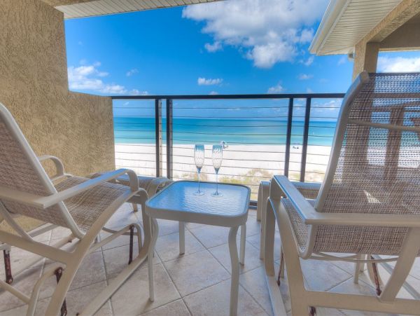 Three Bedroom Vacation Condo for Rent with Full Gulf View