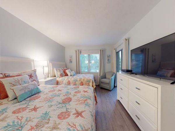 Beach Vacation Condo in Sarasota with Pool and Tennis Court