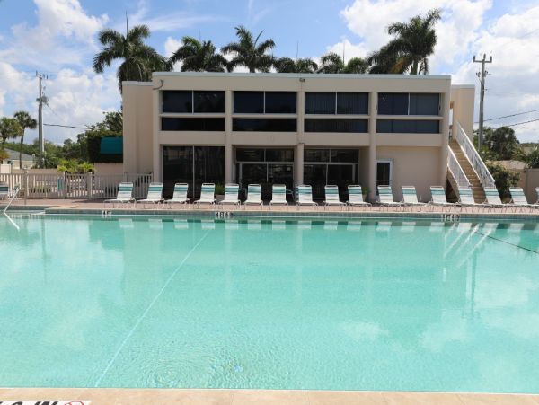 Beach Vacation Condo in Sarasota with Pool and Tennis Court