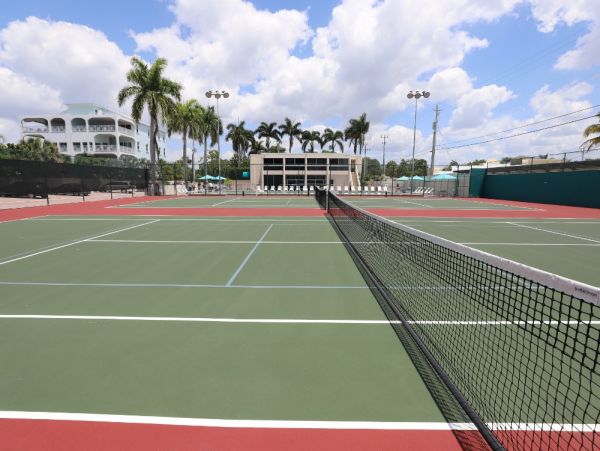 Beach Vacation Condo in Sarasota with Pool and Tennis Court