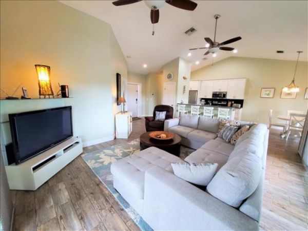 Lovely Canal Front 3 Bedroom Longboat Key Home