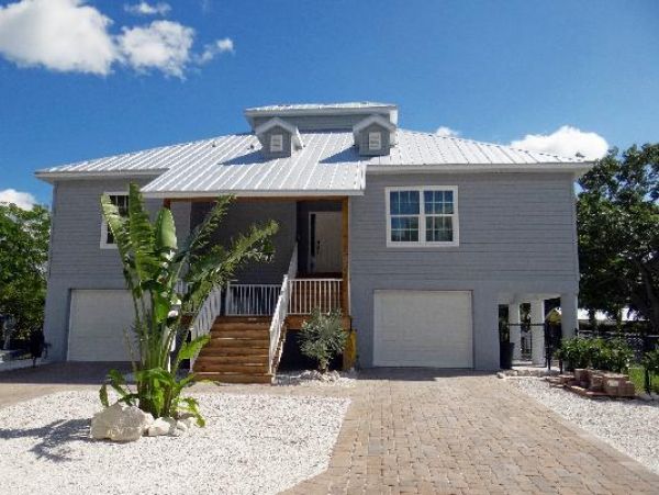 Lovely Canal Front 3 Bedroom Longboat Key Home