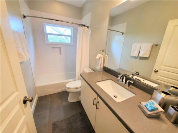 Lovely Canal Front 3 Bedroom Longboat Key Home