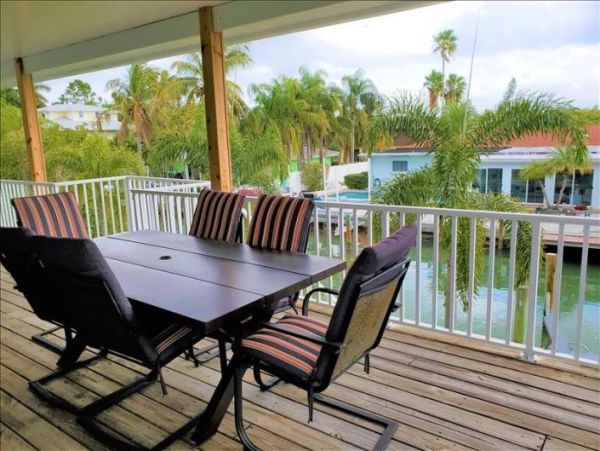 Lovely Canal Front 3 Bedroom Longboat Key Home