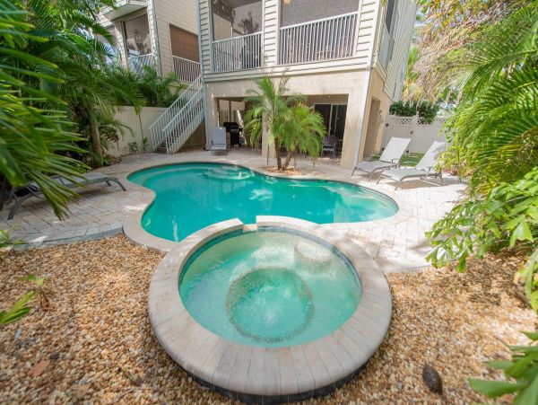 Holmes Beach 3 Bedroom Beach Home with Private Pool Sleeps 6