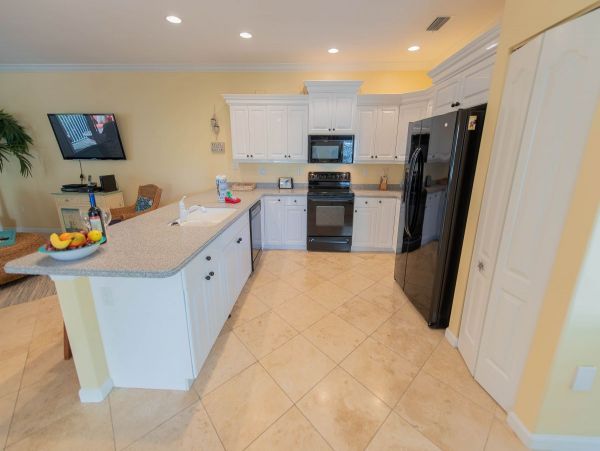 Holmes Beach 3 Bedroom Beach Home with Private Pool Sleeps 6