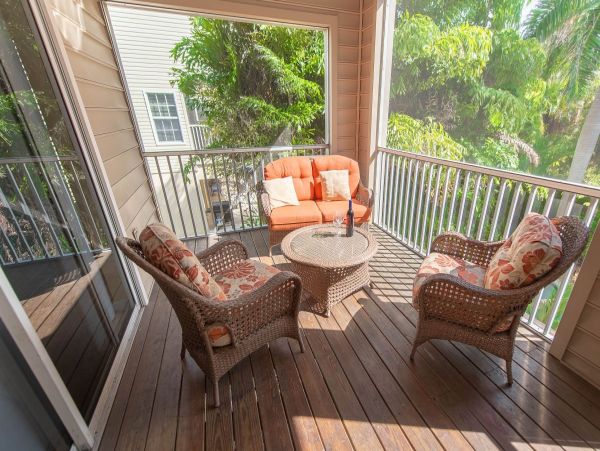 Holmes Beach 3 Bedroom Beach Home with Private Pool Sleeps 6