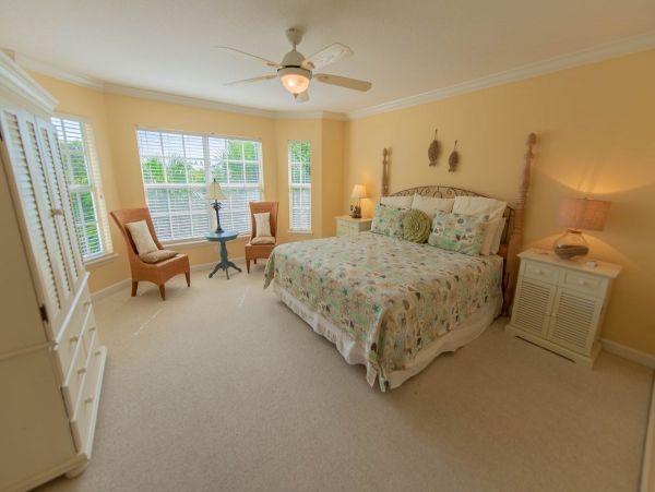 Holmes Beach 3 Bedroom Beach Home with Private Pool Sleeps 6