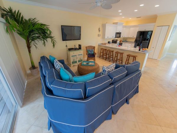 Holmes Beach 3 Bedroom Beach Home with Private Pool Sleeps 6 - additional view, photo 3