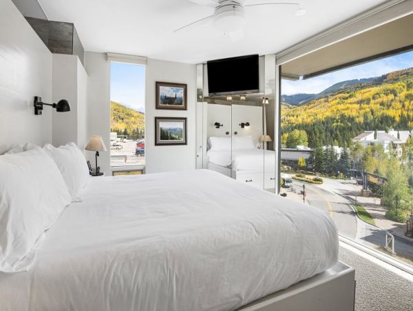 Spacious Walk to Lift Condo in Vail with Majestic Mountain Views