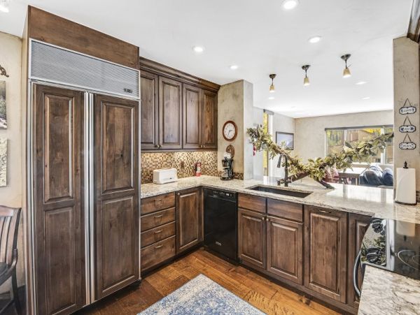 Spacious Walk to Lift Condo in Vail with Majestic Mountain Views