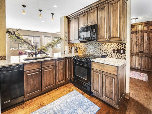 Spacious Walk to Lift Condo in Vail with Majestic Mountain Views