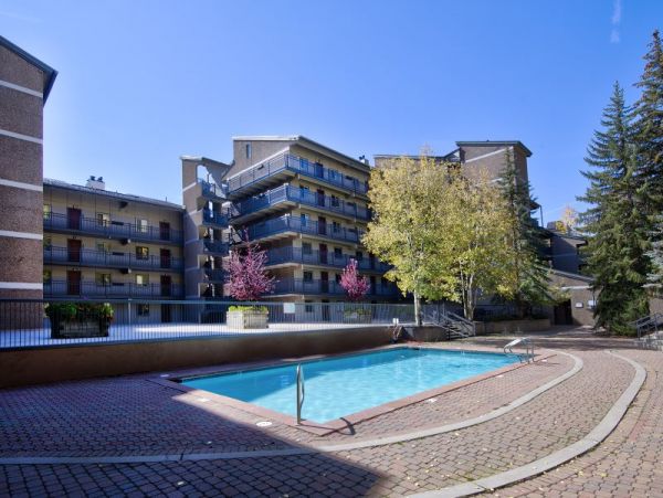 Spacious Walk to Lift Condo in Vail with Majestic Mountain Views