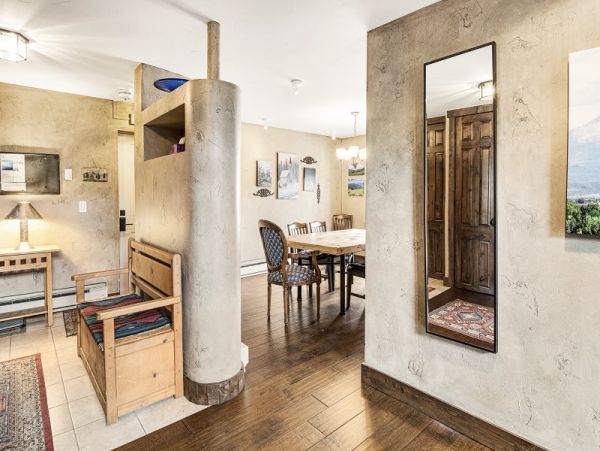 Spacious Walk to Lift Condo in Vail with Majestic Mountain Views