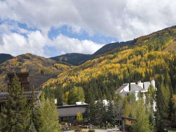 Spacious Walk to Lift Condo in Vail with Majestic Mountain Views