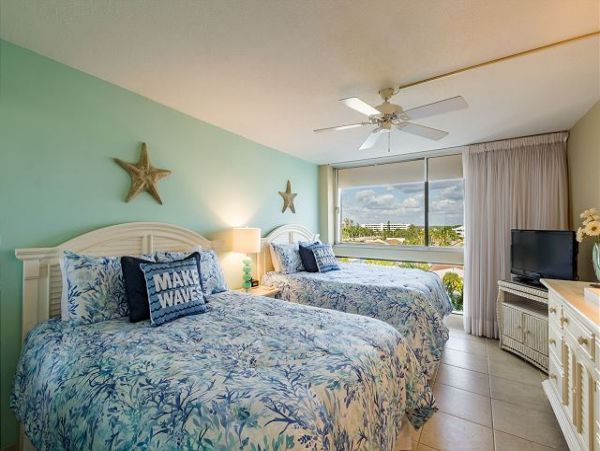 Siesta Key Beach Vacation Condo With Partial Gulf Views