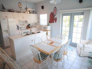 Beautiful 3 bedroom Home Close to the Beach - additional view, photo 4