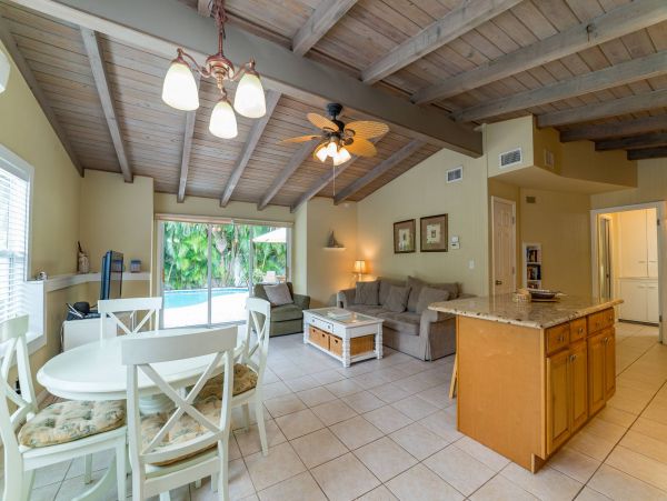 Anna Maria Islands Little Treasure of A Cottage/Private Pool