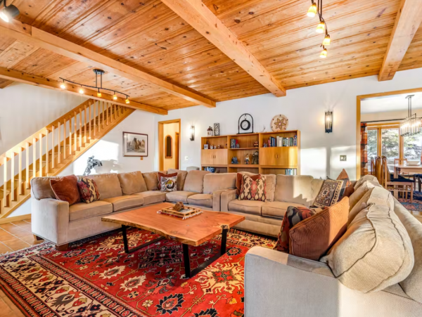 Beautiful Vail Vacation Home Walk to Lift Mountain Views