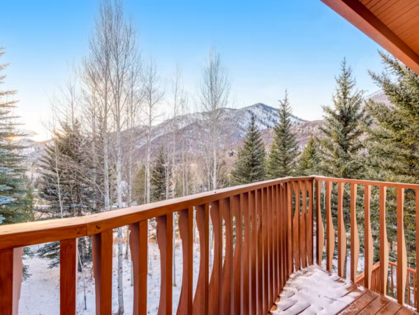 Beautiful Vail Vacation Home Walk to Lift Mountain Views