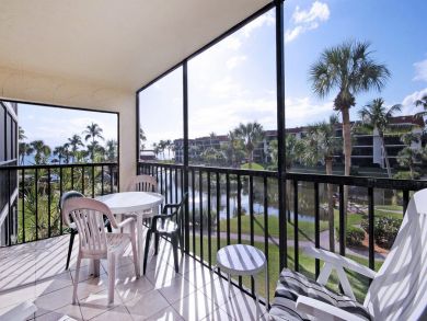 Two Bedroom Condo on the Beach in Sanibel with Gulf Views