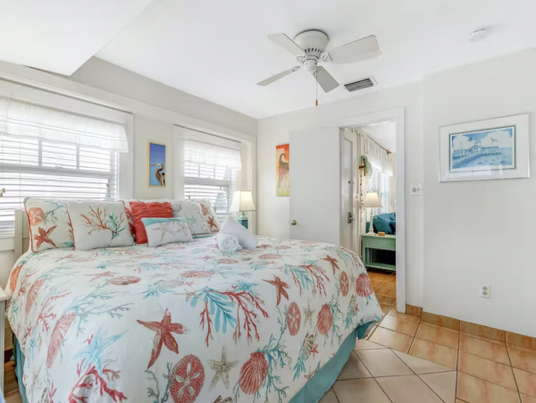 STEPS TO THE BEACH SLEEP 6 ANNA MARIA RENTAL