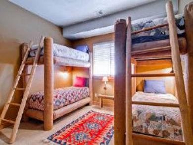 Bedroom 5 with two sets of bunk beds