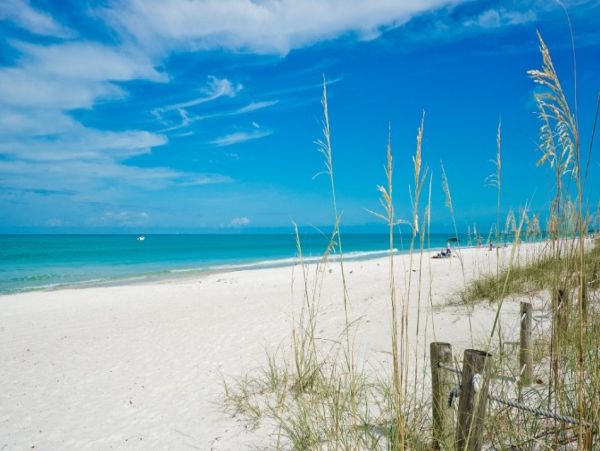 Bradenton Beach Vacation Rentals Across from Beach on Anna Maria Island