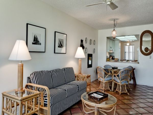 Bradenton Beach Vacation Rentals Across from Beach on Anna Maria Island