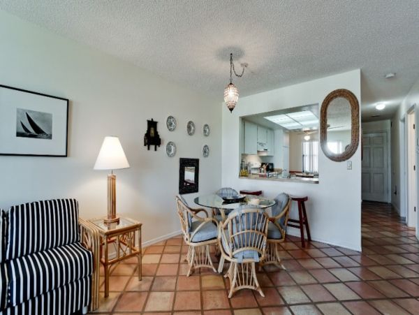 Bradenton Beach Vacation Rentals Across from Beach on Anna Maria Island
