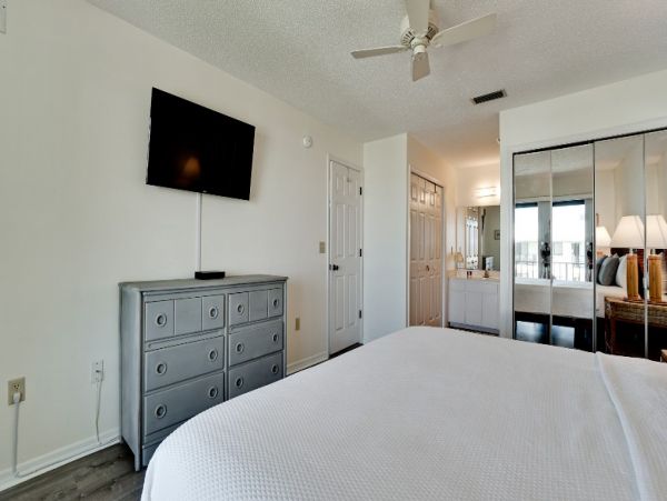 Bradenton Beach Vacation Rentals Across from Beach on Anna Maria Island