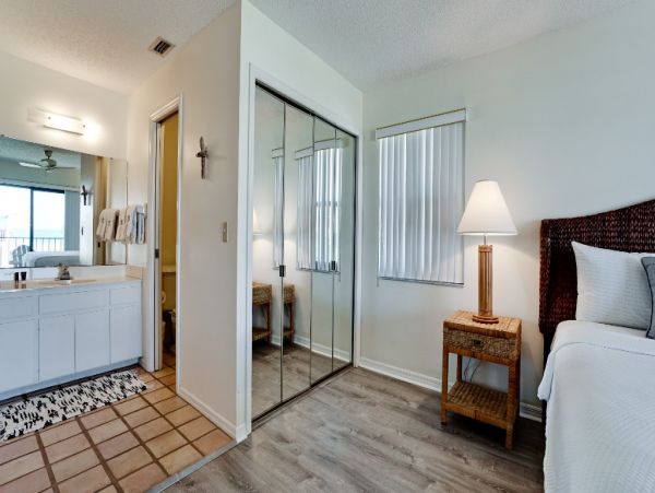 Bradenton Beach Vacation Rentals Across from Beach on Anna Maria Island