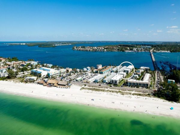 Bradenton Beach Vacation Rentals Across from Beach on Anna Maria Island