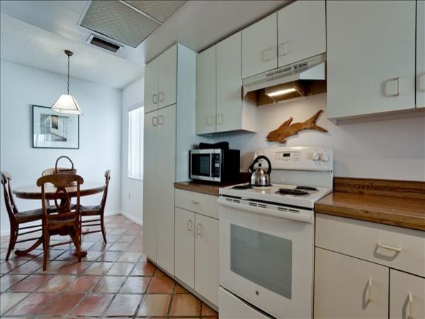 Lovely Bradenton Rental walk to Beach