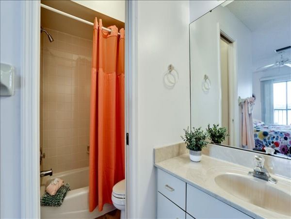 Lovely Bradenton Rental walk to Beach