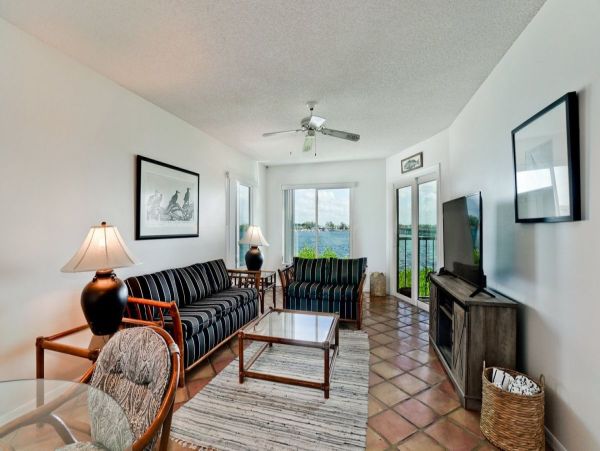 Lovely Bradenton Rental walk to Beach - additional view, photo 4