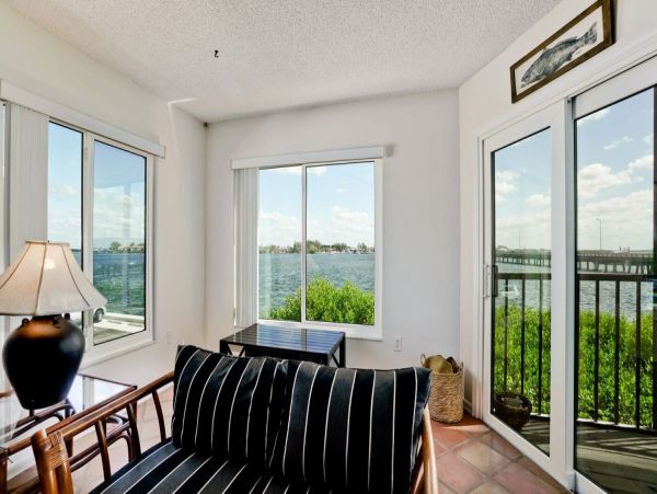 Lovely Bradenton Rental walk to Beach - additional view, photo 3