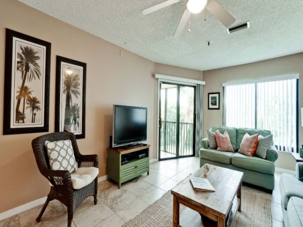 Bradenton Beach Two Bedroom Vacation Condo Sleeps Five