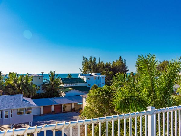 Four Bedrooms and Luxury All the Way - Holmes Beach Rental